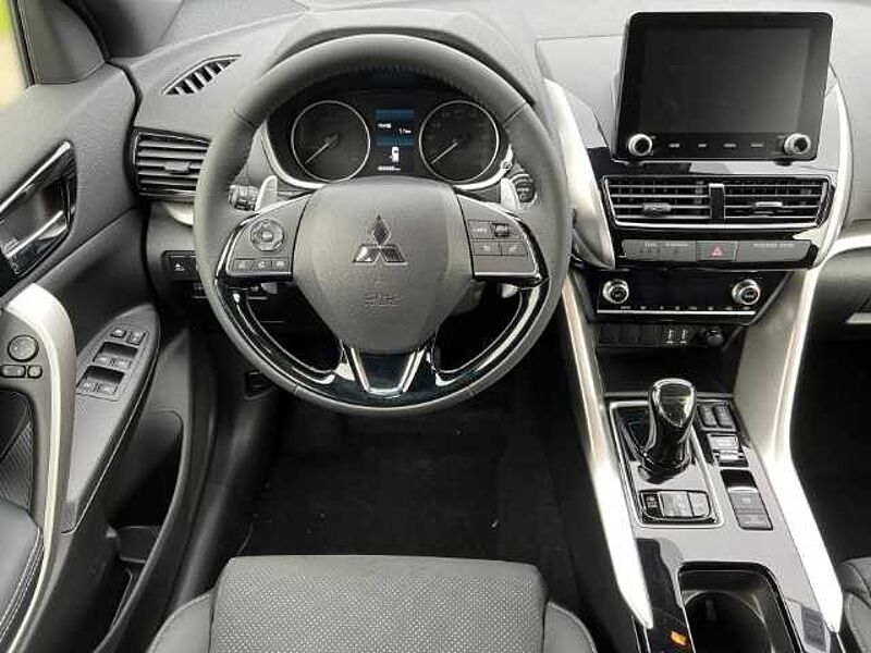 Mitsubishi Eclipse Cross PLUS 2.4 PHEV AT Allrad Navi Sitzheiz. Parksensoren hinten PLUS PHEV Allrad EU6d PDC LED Navigation SHZ