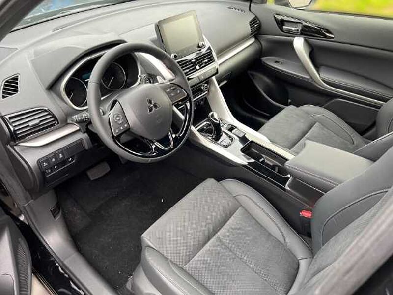 Mitsubishi Eclipse Cross PLUS 2.4 PHEV AT Allrad Navi Sitzheiz. Parksensoren hinten PLUS PHEV Allrad EU6d PDC LED Navigation SHZ