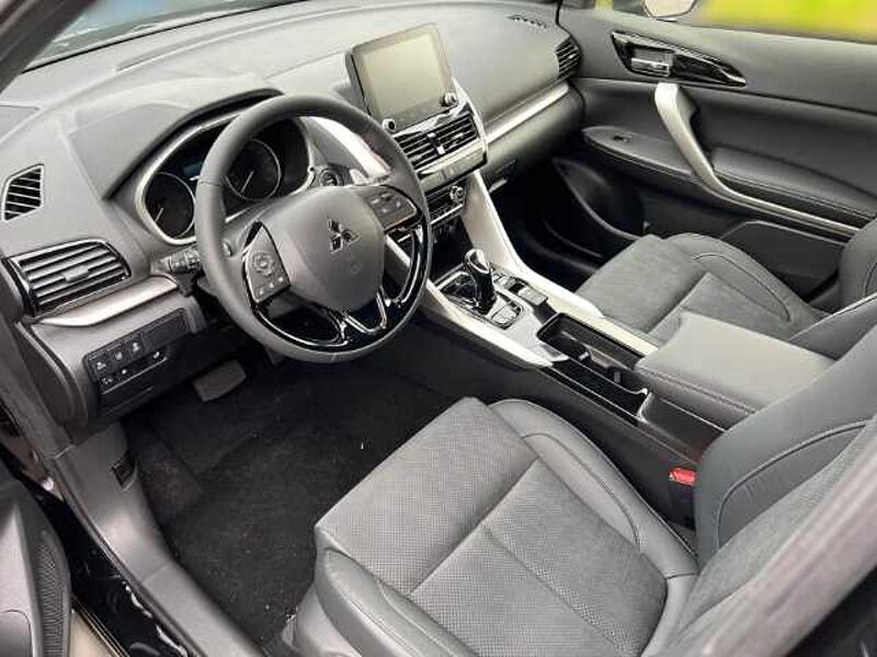 Mitsubishi Eclipse Cross PLUS 2.4 PHEV 4WD TZ Allrad PDC LED Navigation SHZ PLUS PHEV Allrad EU6d PDC LED Navigation SHZ
