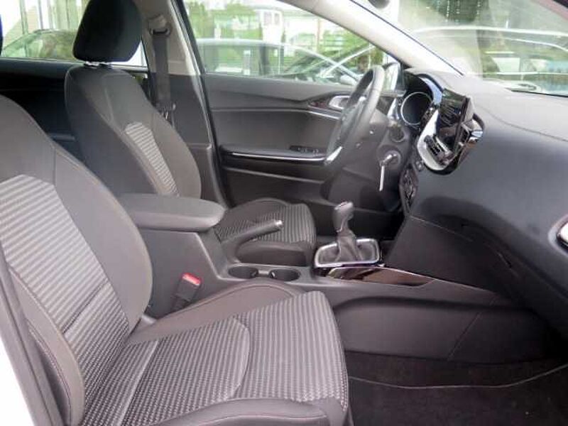 Kia Cee'd Vision Komfort+ Navi 1.0T 100 Digitales Cockpit Apple CarPlay Android Auto Ceed