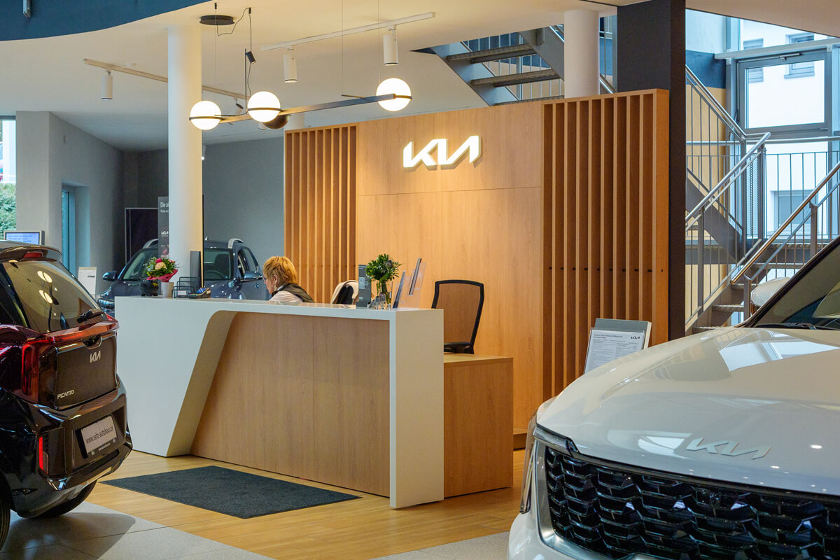 Autohaus Seitz Mitarbeiterin im Service