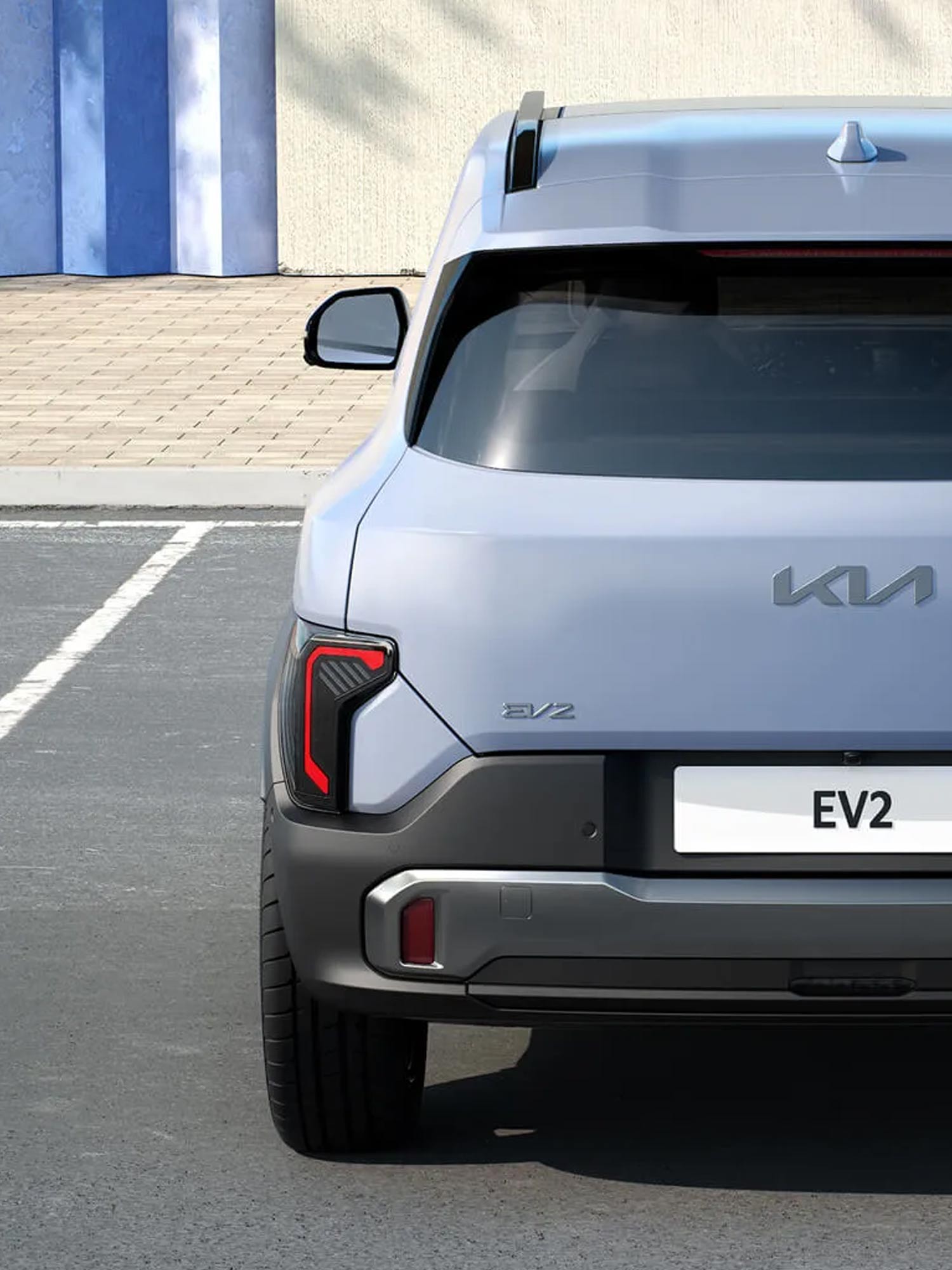 Das Foto zeigt das Heck des EV2