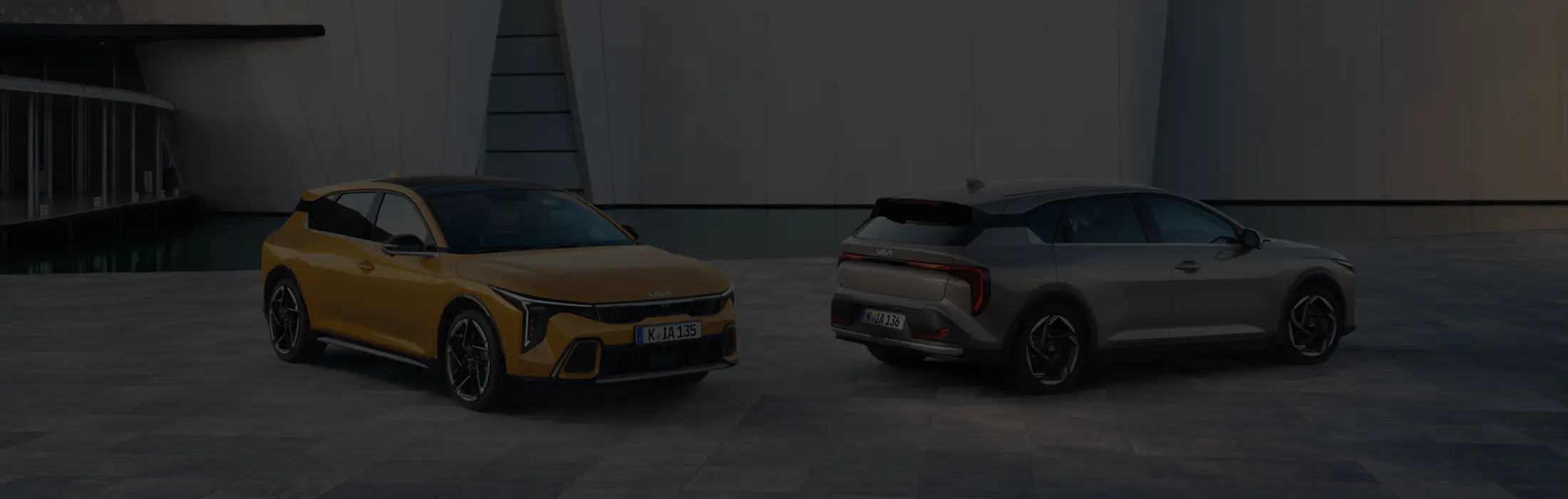 as Bild zeigt 2x den Kia K4