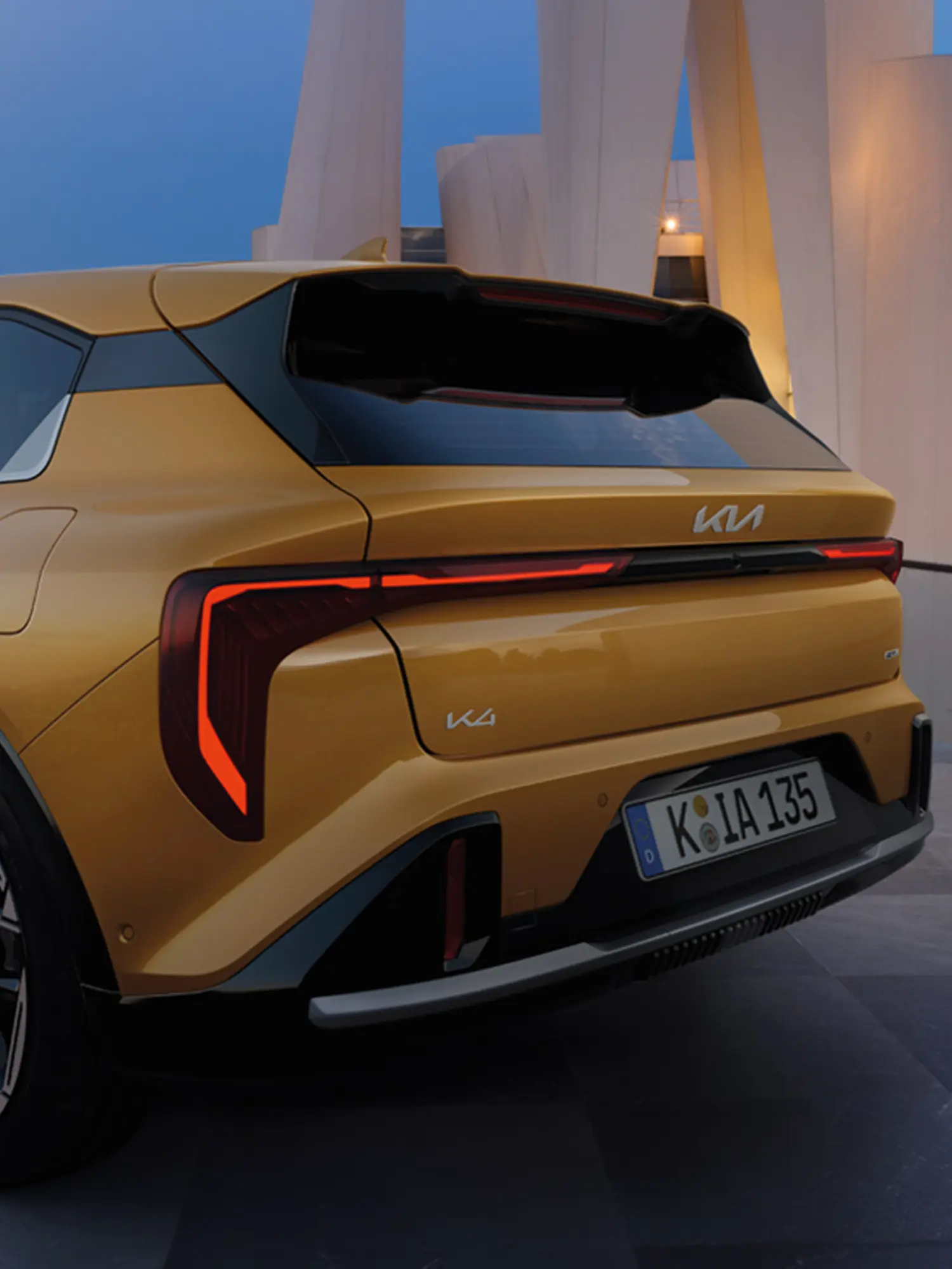 Das Foto zeigt das Heck des K4