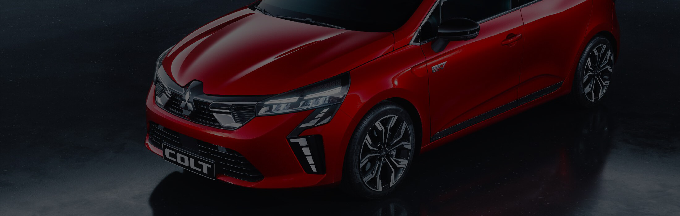 Das Bild zeigt den Mitsubishi Colt von vorne