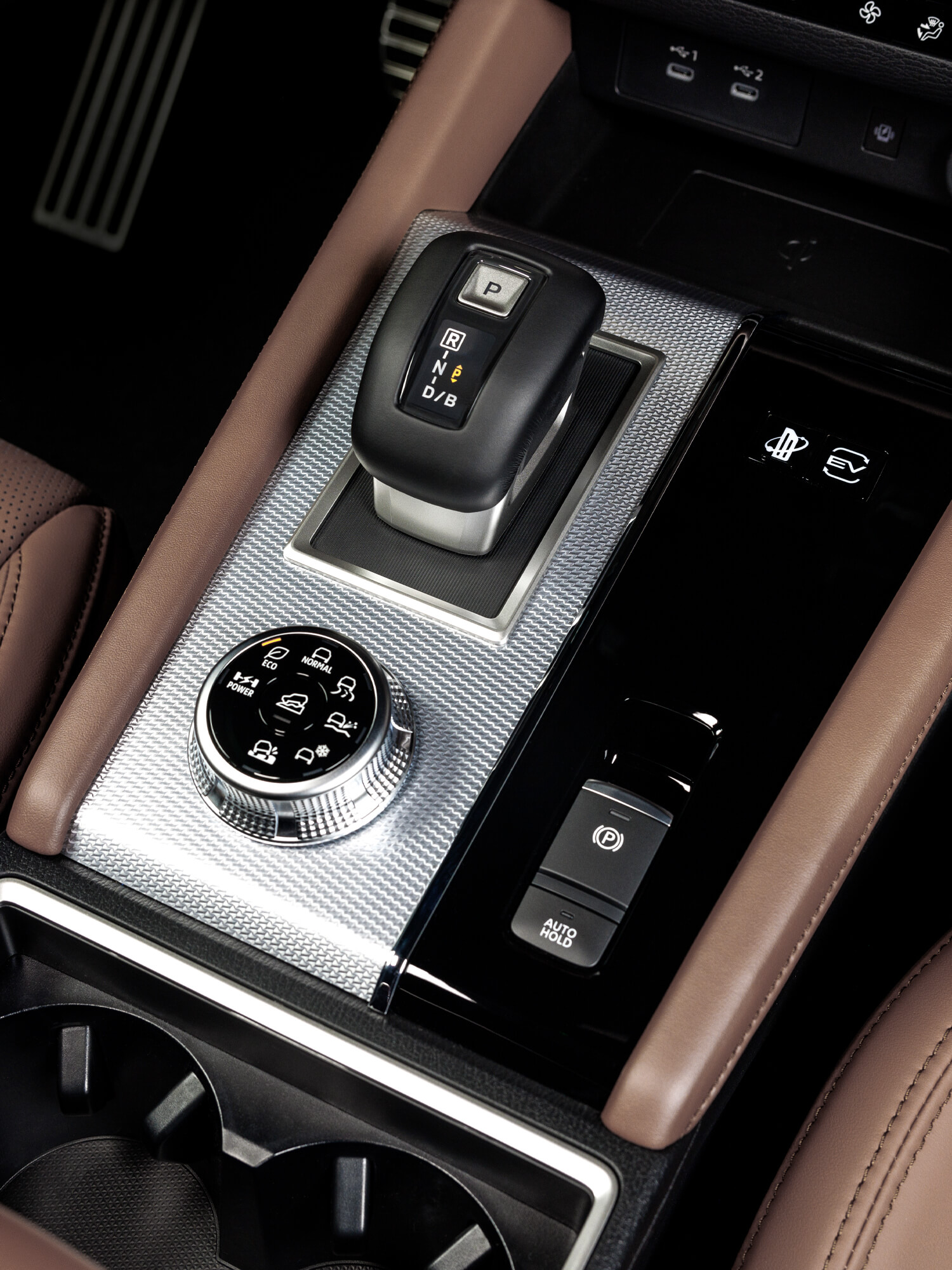 Das Bild zeigt die Mittelkonsole des Mitsubishi Outlander.