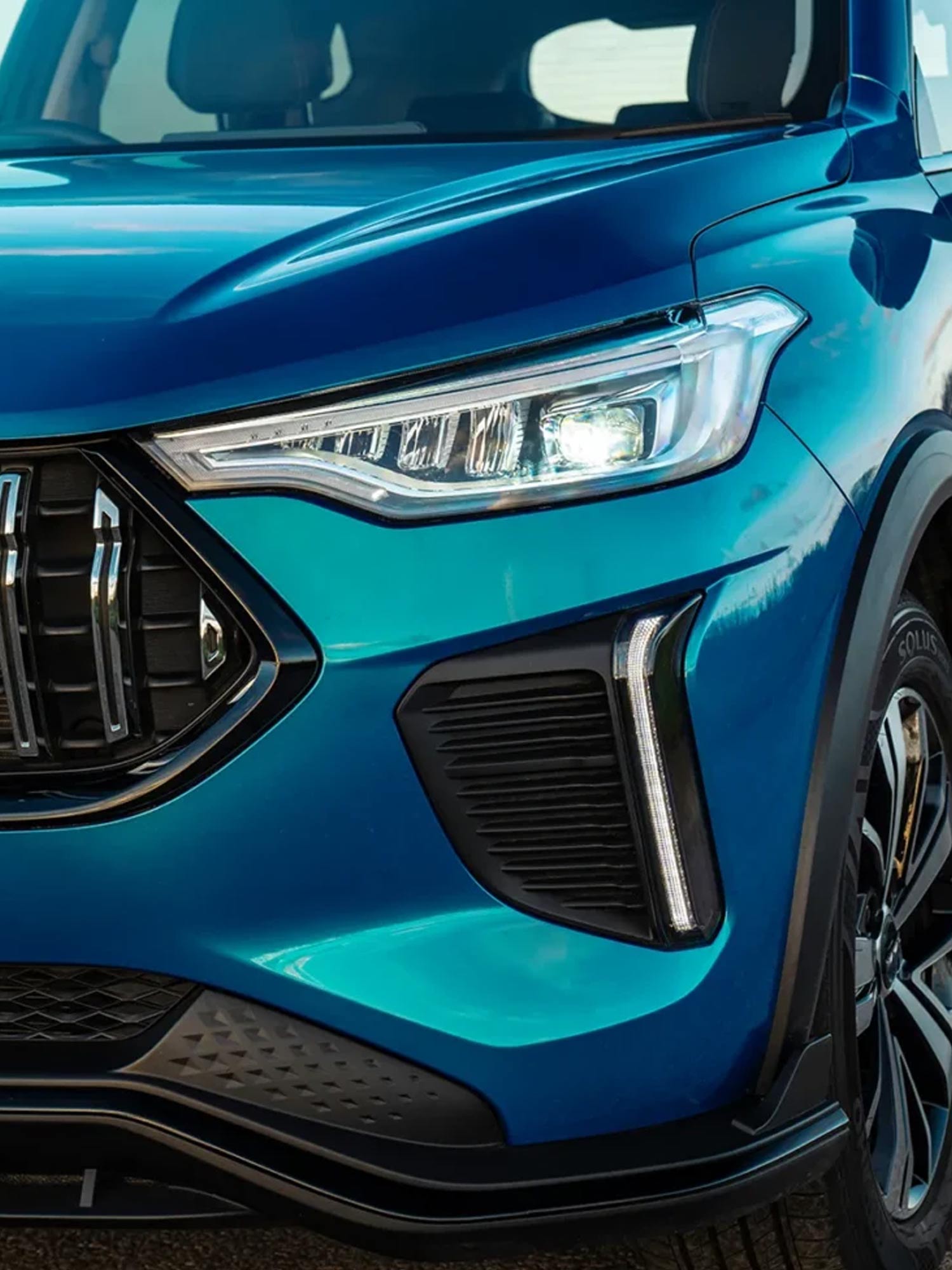 Das Foto zeigt die scheinwerfer des Jolion Pro