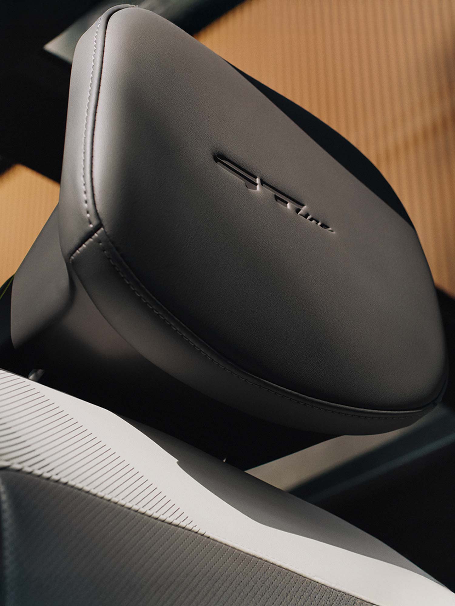 Das Bild zeigt den Sitz des EV5