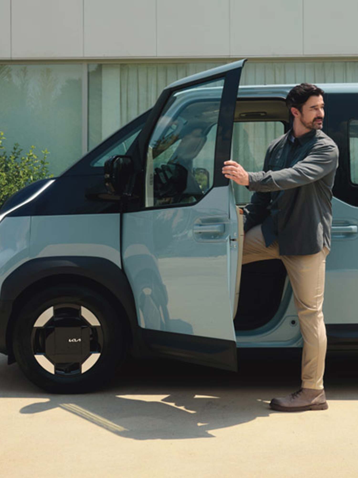 Das Foto zeigt die Türe vom PV5