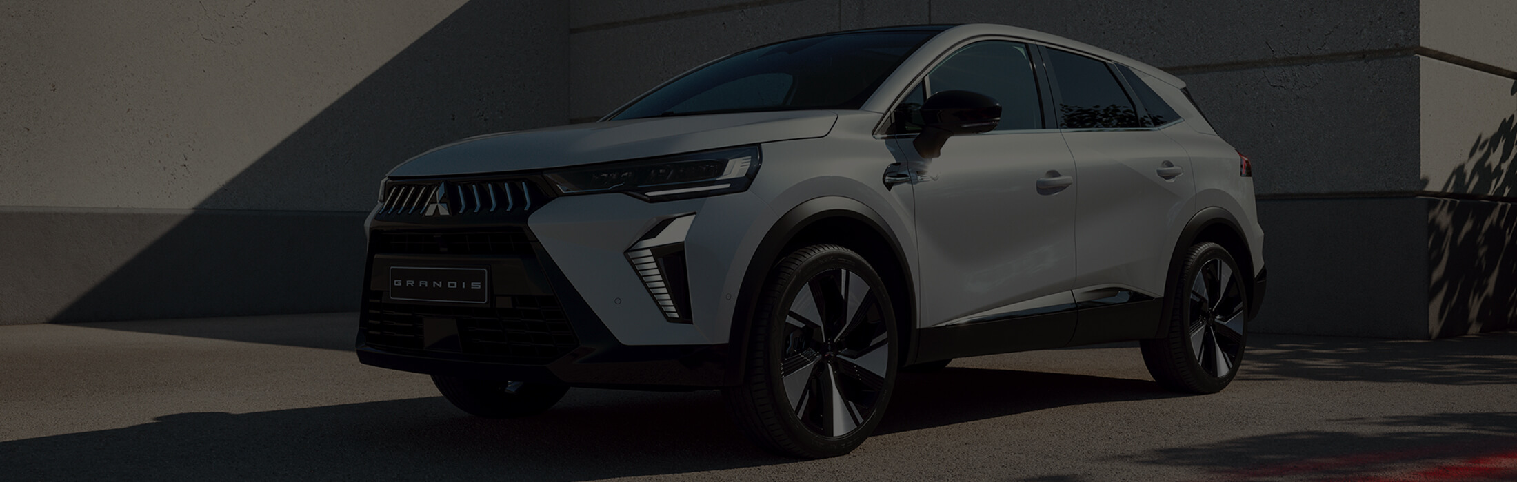 as Bild zeigt den neuen Mitsubishi Grandis von vorne